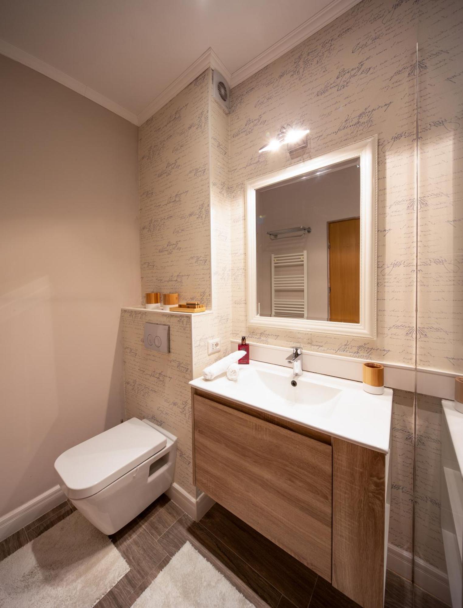 Stylish Condo - Parking And Balcony Cluj Napoca Bagian luar foto